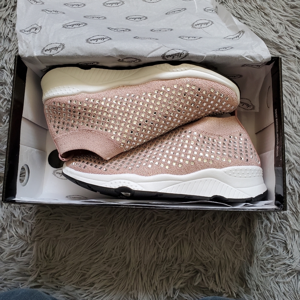 Womens sock shoes size 7.5